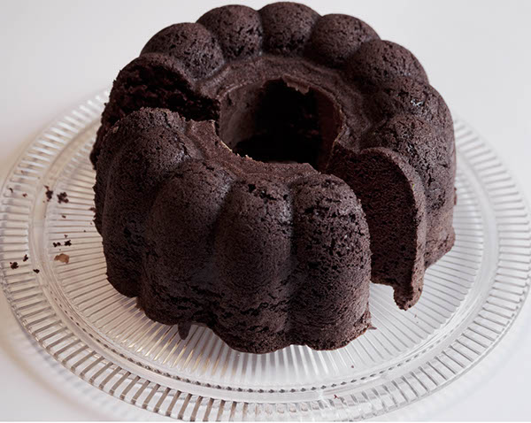 Cake without pieces